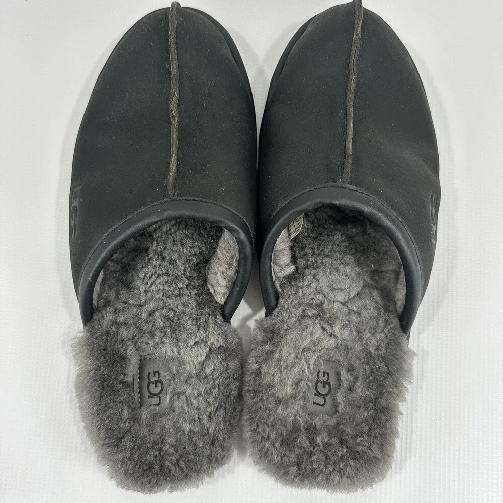UGG Slippers Mens Size 11 Black Leather Mule Shearling Lined Slip On House